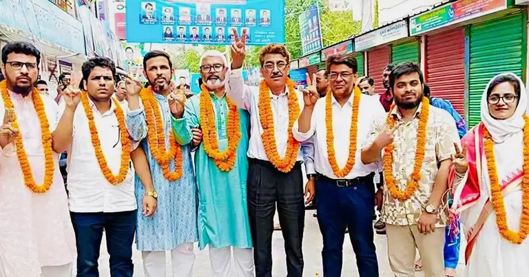 বিজয়ী আইনজীবীরা